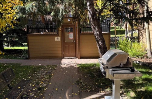 Four O'Clock Condo | Heart of Breckenridge-Walk to Lifts and Town! Owner Rental.