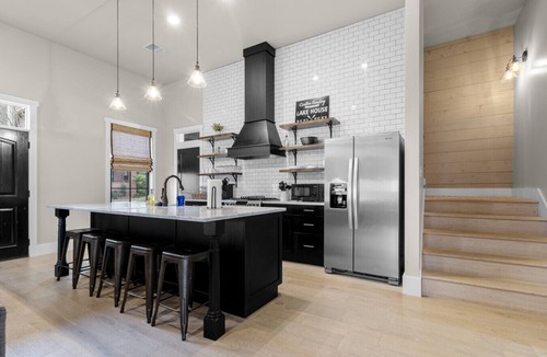 Eufaula House | Heart of Carlton Landing Sleeps 8 Prime Spot
