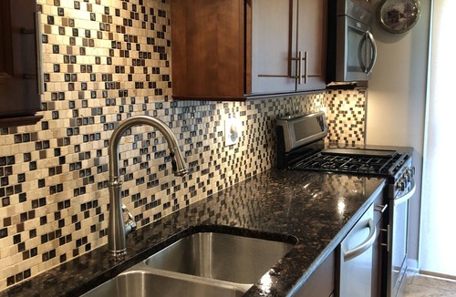 Wood Dale Condo | Heart of Chicago burbs 20 mins to airport 35 mins to the city. Business&pleasure
