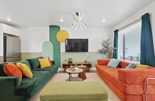 Old East Dallas Apartment | Heart of Dallas in Knox Henderson | Sleeps 4