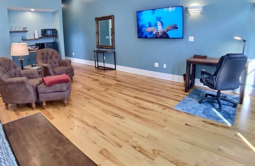 Eureka Springs Historic District Apartment | Heart of downtown, Reserved Parking, Spa Shower