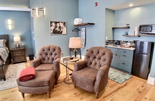 Eureka Springs Historic District Apartment | Heart of downtown, Reserved Parking, Spa Shower