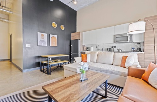 Downtown Dallas Apartment | Heart of Downtown Dallas: 2BR/2BR