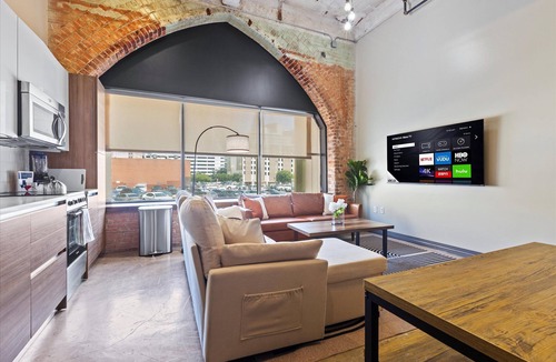 Downtown Dallas Apartment | Heart of Downtown Dallas: 2BR/2BR