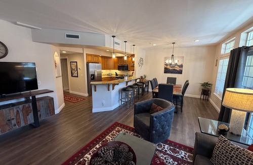 Leavenworth Condo | Heart Of Downtown Leavenworth - Newly Renovated - Steps Away From Everything!