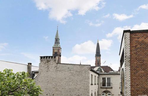 Copenhagen City Centre Apartment | Heart of Downtown - Modern & Balcony