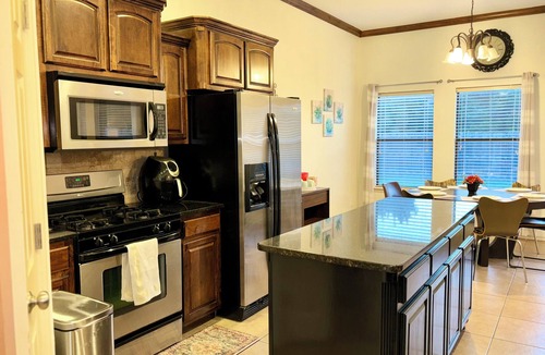 Edmond House | Heart of Edmond Retreat - 3bed 2bath