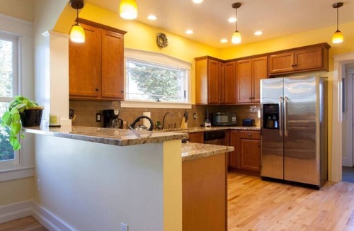 Sunnyside House | Heart of Hawthorne Craftsman | Walk Score 92 | Modern Remodel