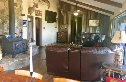 Fredonia Cabin | Heart of Heart Guest Lodge 5 bedroom,5 baths,den,kitchen. Mason County