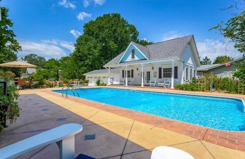 Chickamauga Apartment | Heart of Historic Chickamauga! Chic Studio with Pool