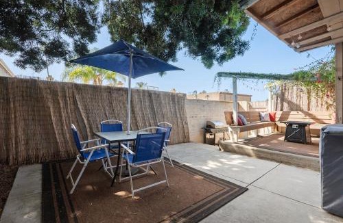 Village of La Jolla House | Heart of La Jolla Village cottage