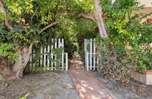 Village of La Jolla House | Heart of La Jolla Village cottage