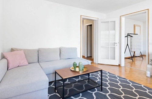 Lucerne Apartment | Heart of Lucerne: Spacious cozy flat + balcony