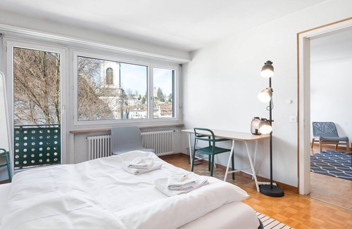 Lucerne Apartment | Heart of Lucerne: Spacious cozy flat + balcony
