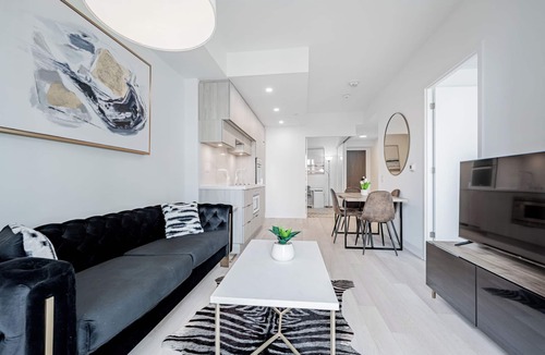 Sherwood Park Condo | Heart of Midtown Toronto, Direct TTC Subway Access