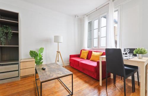 Quartier de l'Ecole-Militaire Apartment | Heart of Paris Studio-2P Invalides Free Netflix