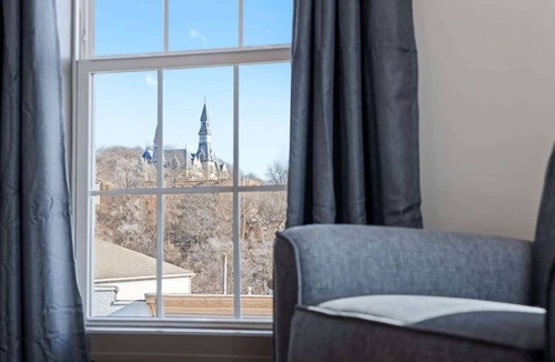 Waldron Apartment | Heart of Parkville King Bed Downtown+Shopping