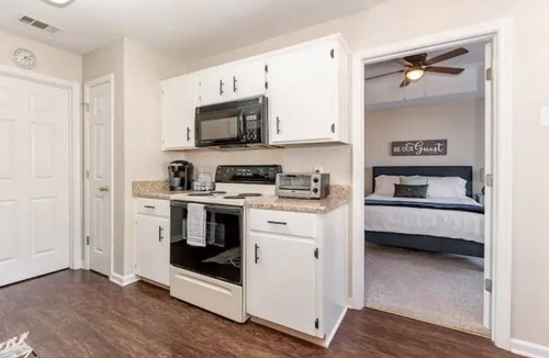 Pooler House | Heart of Pooler- Family friendly w/garage parking