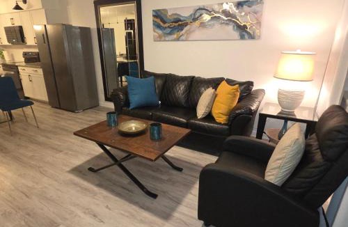 Northeast Raleigh Villa | Heart of Raleigh cedar village
