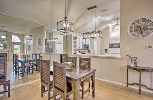 Rowlett House | Heart of Rowlett - 3 BD,2BA Cozy Getaway w Patio