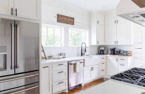 Round Top House | Heart of RT | Pool + Firepit + Walk to Shops
