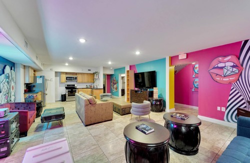 Channel District House | Heart of The City - Main + Studio - Hot Tub