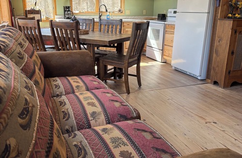 Bourbon House | Heart of The Meramec River Cabin