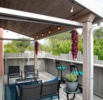 Santa Fe House | Heart of Vibrant Railyard-Large Downtown Loft with Prime Location and Beautiful Deck