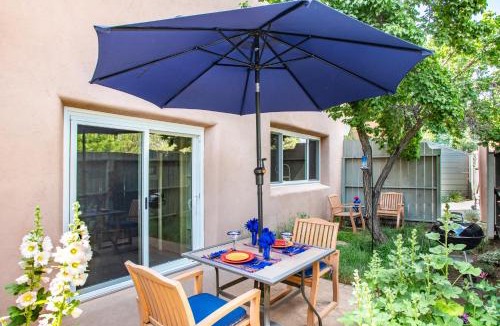 Santa Fe House | Heart of Vibrant Railyard-Large Downtown Loft with Prime Location and Beautiful Deck