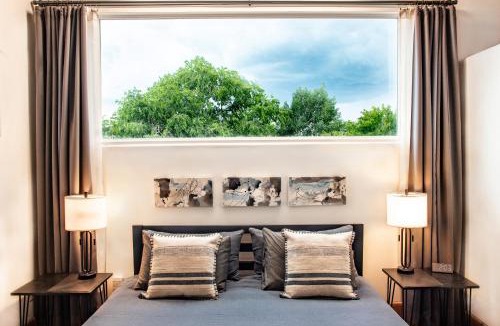 Santa Fe House | Heart of Vibrant Railyard-Large Downtown Loft with Prime Location and Beautiful Deck