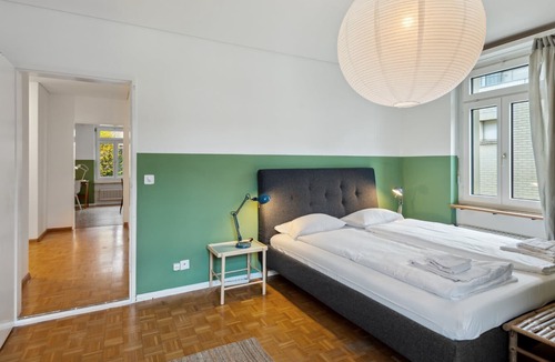 Hochschulen Apartment | Heart of Zurich: Central & Spacious