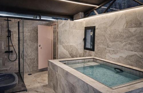 Chinchon House | heart & ponie - Retiro Rural Privado con Piscinas