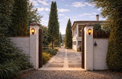 Chinchon House | heart & ponie - Retiro Rural Privado con Piscinas