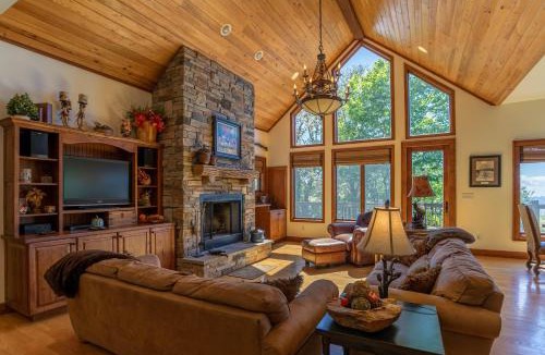 Sugar Mountain House | Heart Rock Lodge