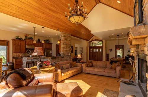 Sugar Mountain House | Heart Rock Lodge