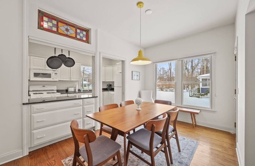 Stockbridge House | Hearth House | Prime Location!