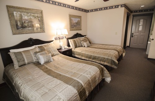 Cedarville Hotel | Hearthstone Inn & Suites