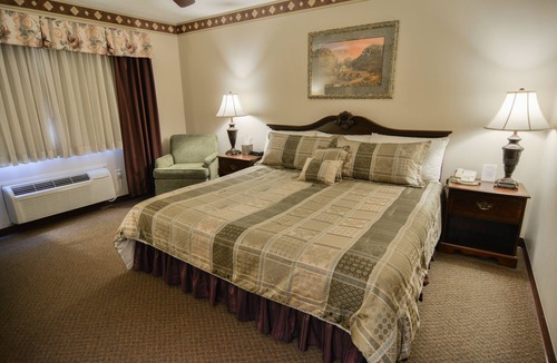 Cedarville Hotel | Hearthstone Inn & Suites