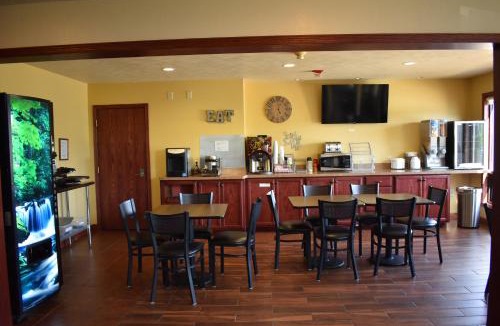 Rock Valley Hotel | Heartland Hotel & Suites