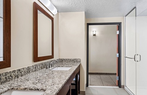 Wheatland Hotel | Heartland Inn and Suites