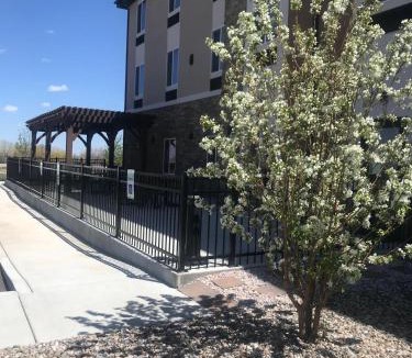 Wheatland Hotel | Heartland Inn and Suites