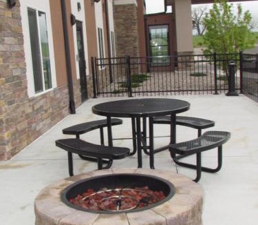 Wheatland Hotel | Heartland Inn and Suites