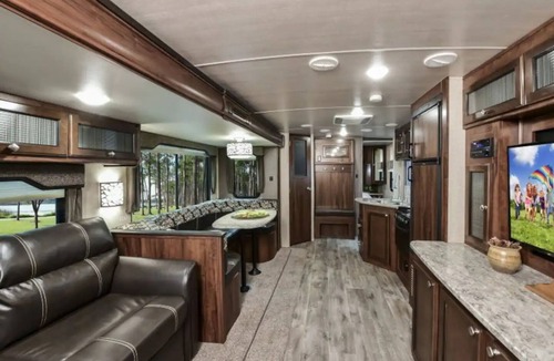 Manchaca House | ⛱ Heartland North Trail 31' RV