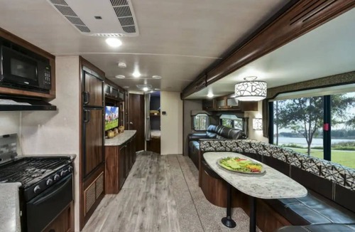 Manchaca House | ⛱ Heartland North Trail 31' RV