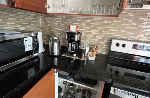 Hurontario House | Heartland Retreat/Pearson 15 min/Square One 9 min