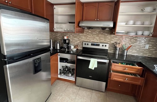 Hurontario House | Heartland Retreat/Pearson 15 min/Square One 9 min