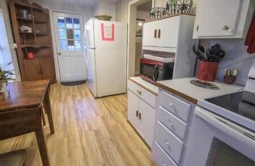 Karnack House | Hearts Cottage Waterfront Caddo Big Cypress River