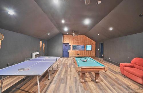 Canadensis House | Heated Indoor Private Pool Stream Front Game Room