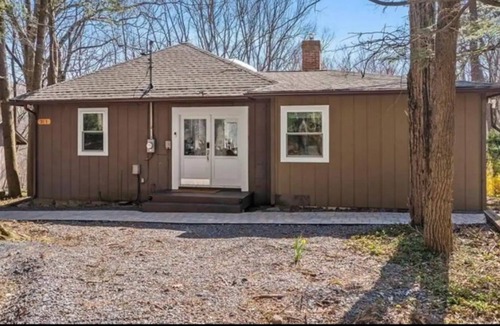 Swiftwater House | Heated Inground Pool! Mt. Pocono Home with Firepit!