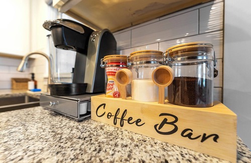 East Atlanta House | Heated Plunge Pool Bkyd Retreat!